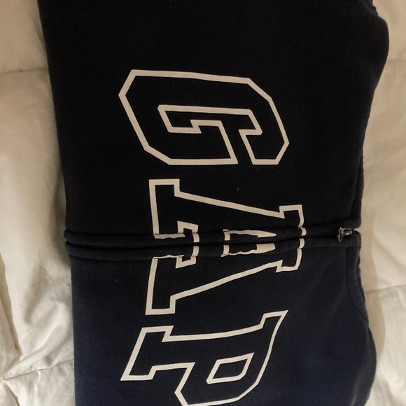 Boys Size 10-12 sweatshirts from. Gap stores - Picture 6 of 10